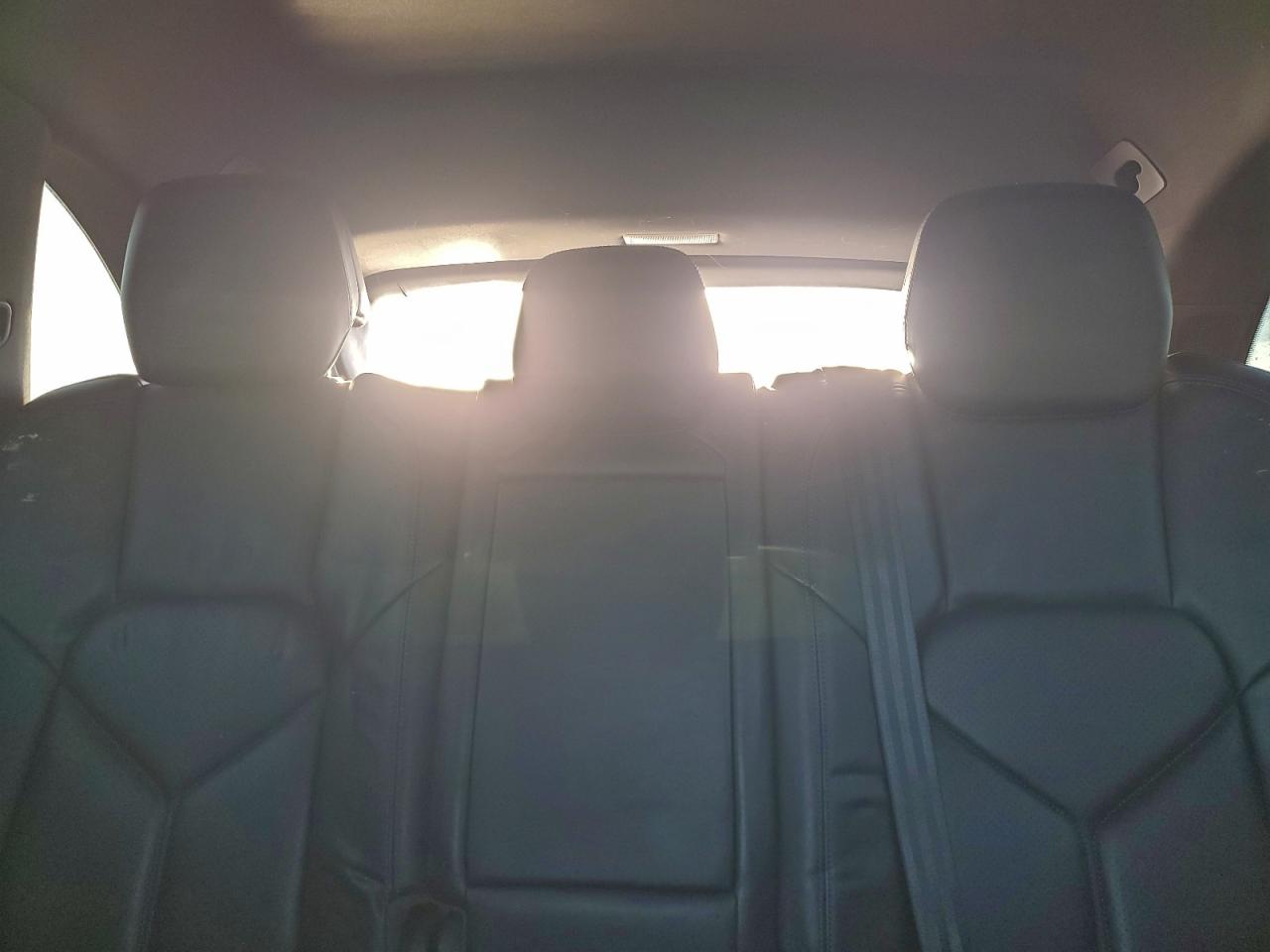 Porsche Cayenne S Image 13