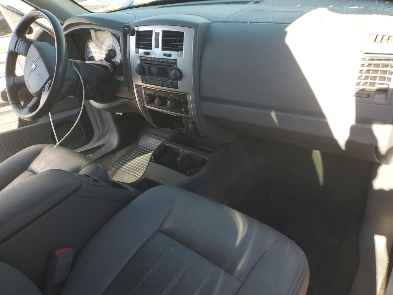 Dodge Dakota Laramie Image 5