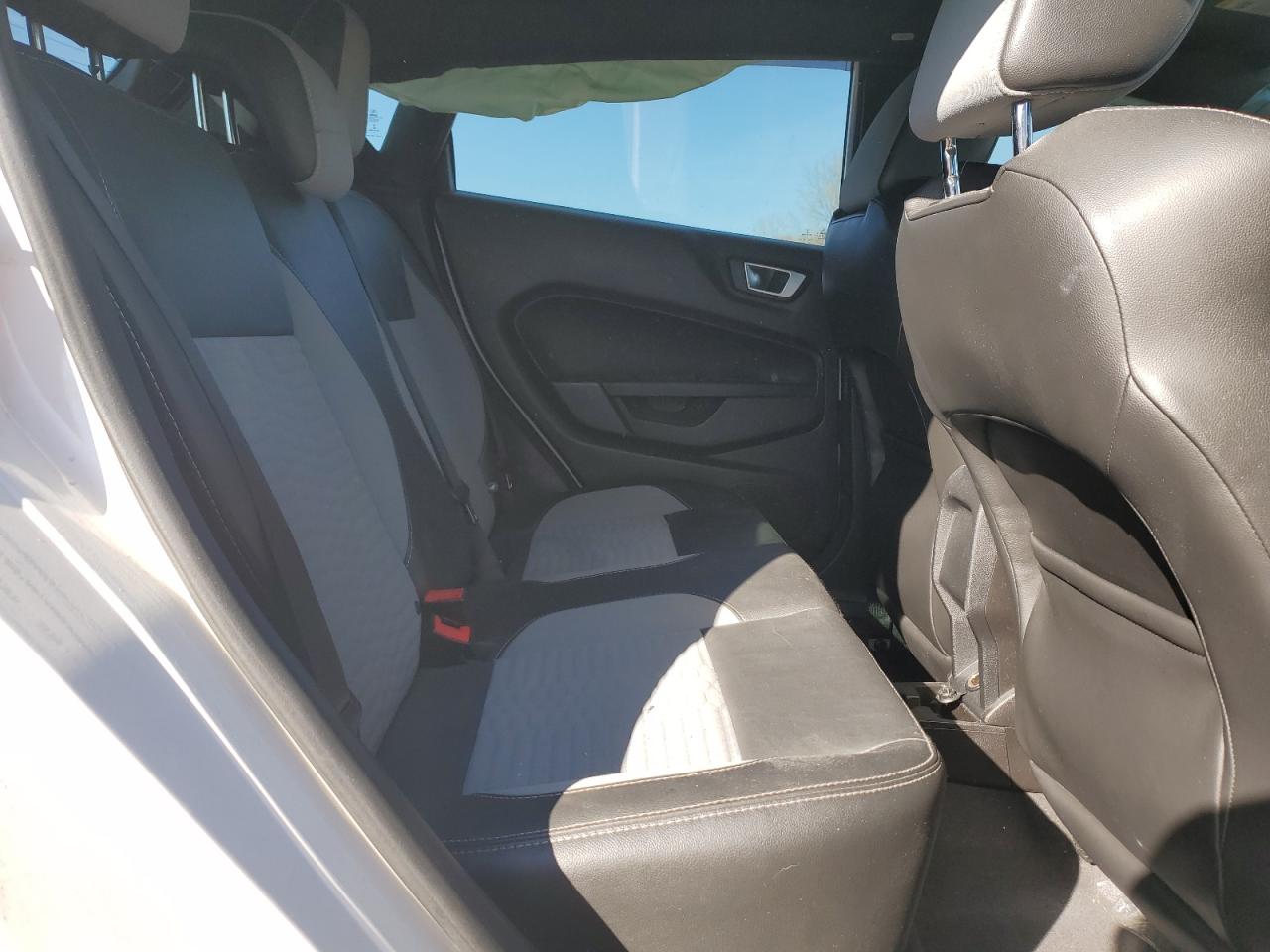 Ford Fiesta St Image 10