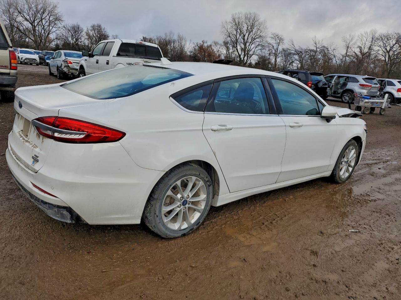 Ford Fusion Se Image 6
