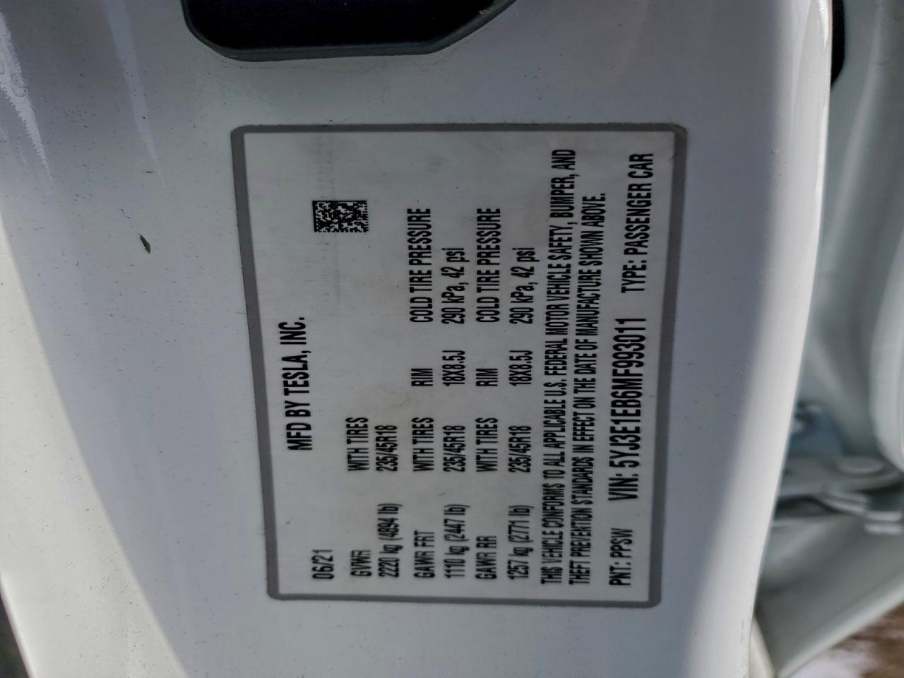 Tesla Model 3 Image 12