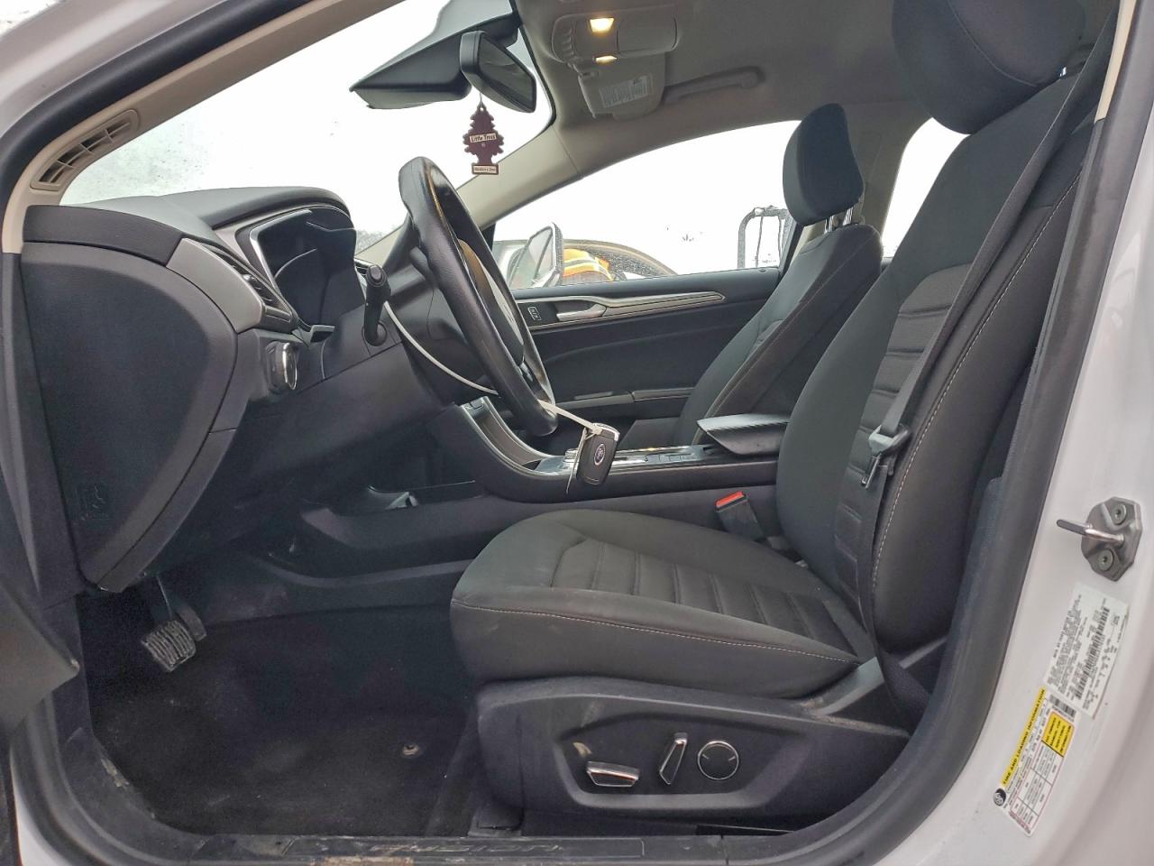 Ford Fusion Se Image 3