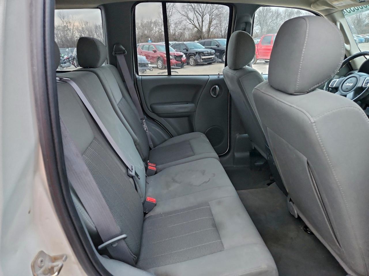 Jeep Liberty Limited Image 12