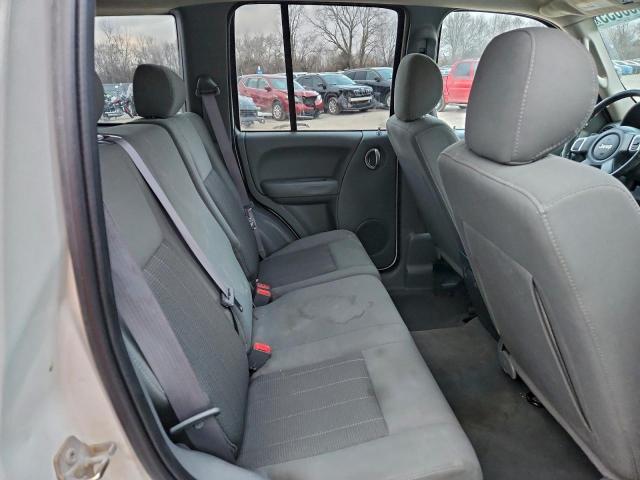 Jeep Liberty Limited Image 12