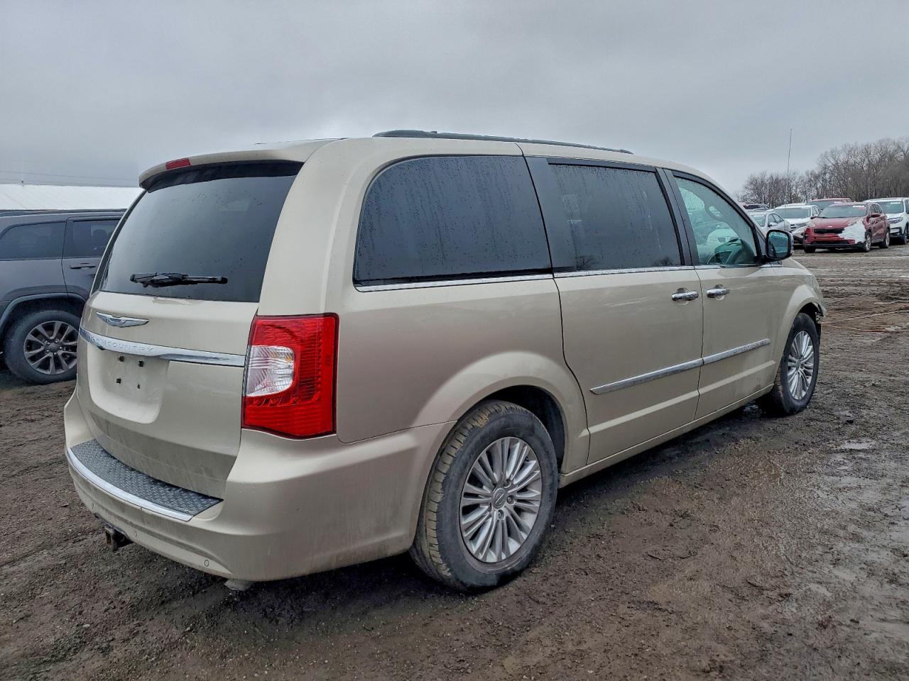 Chrysler Minivan Touring L Image 6