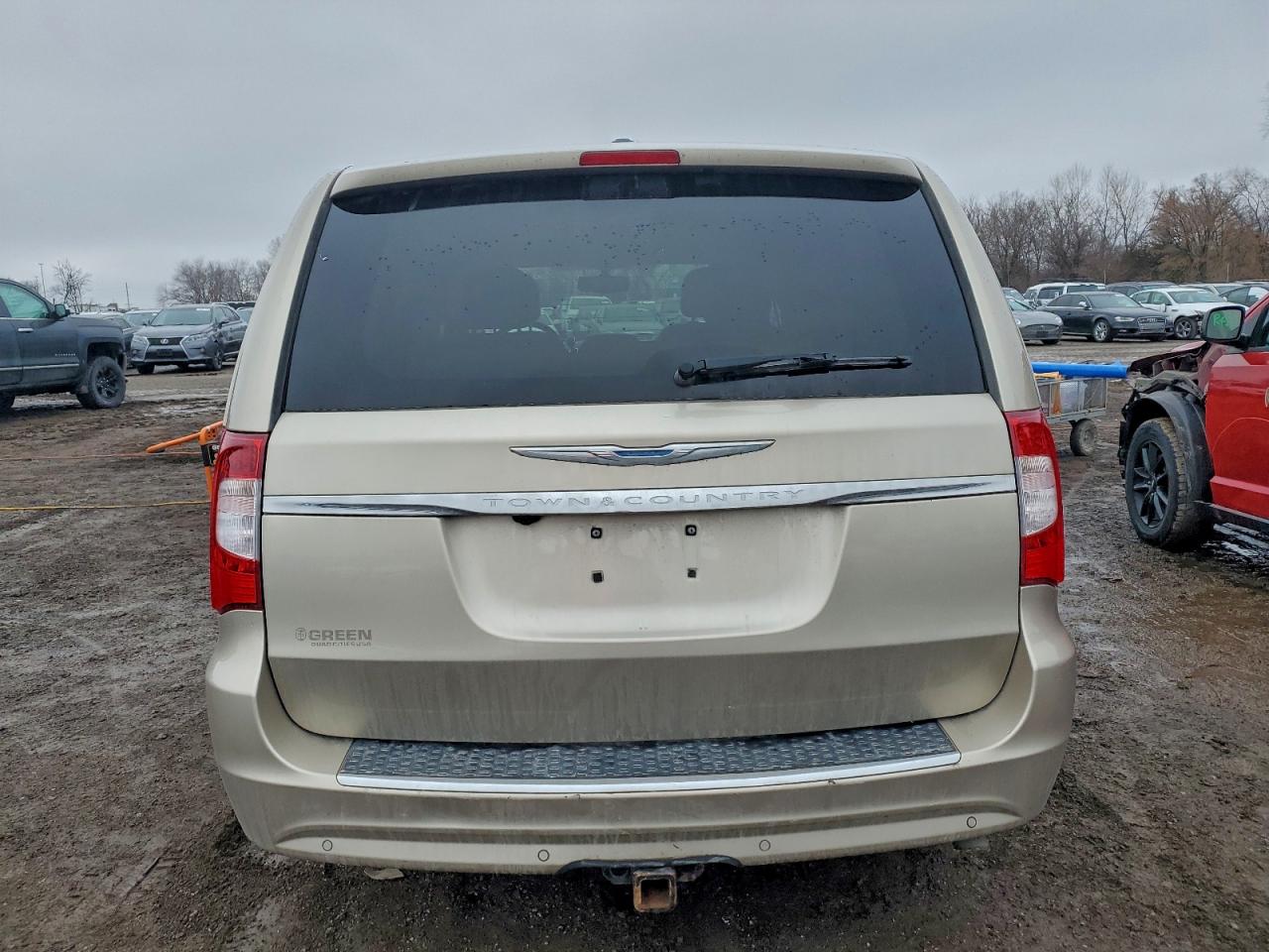 Chrysler Minivan Touring L Image 2