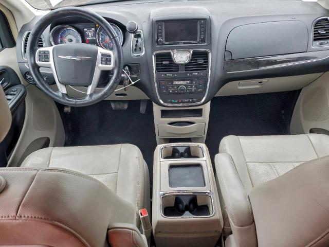 Chrysler Minivan Touring L Image 5