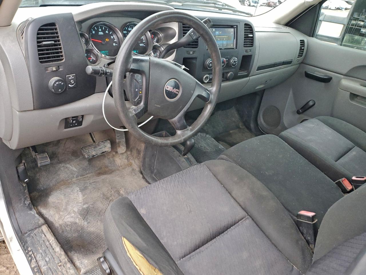 GMC Sierra K2500 Heavy Duty Image 10