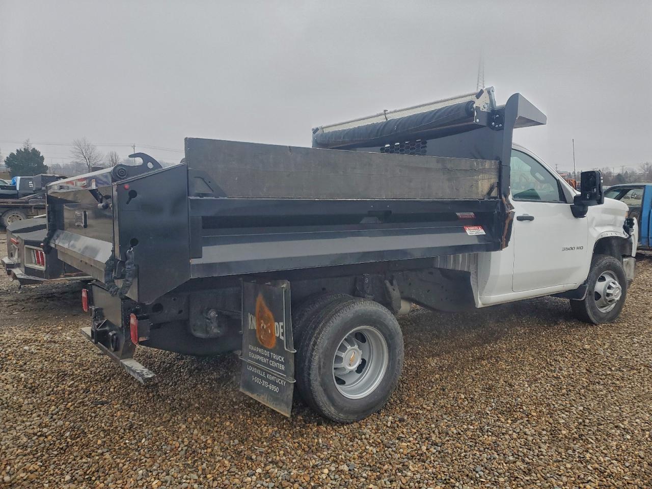 Chevrolet Silverado C3500 Image 12