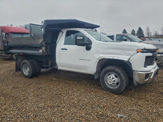 Chevrolet Silverado C3500 Image 11