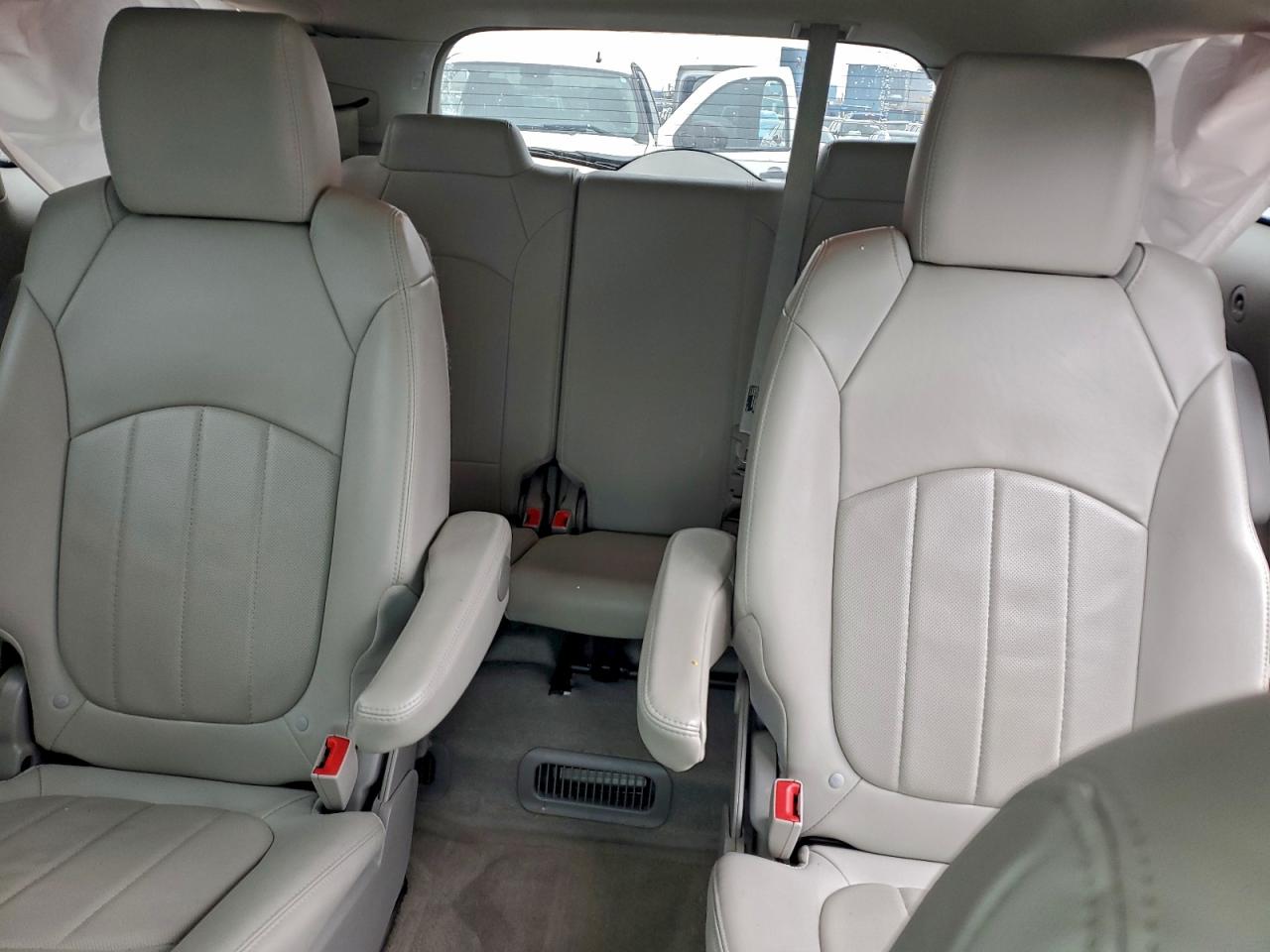 Buick Enclave Image 7