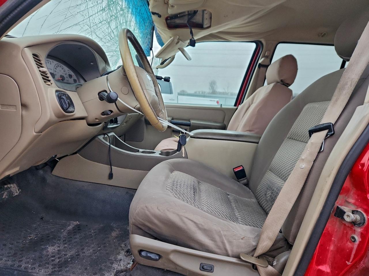 Ford Explorer Image 12