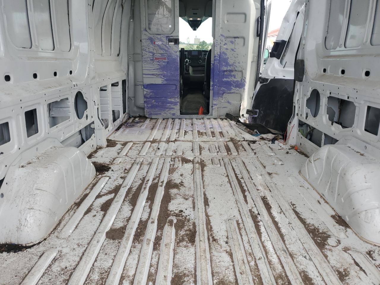 Ford Transit T-350 Image 11