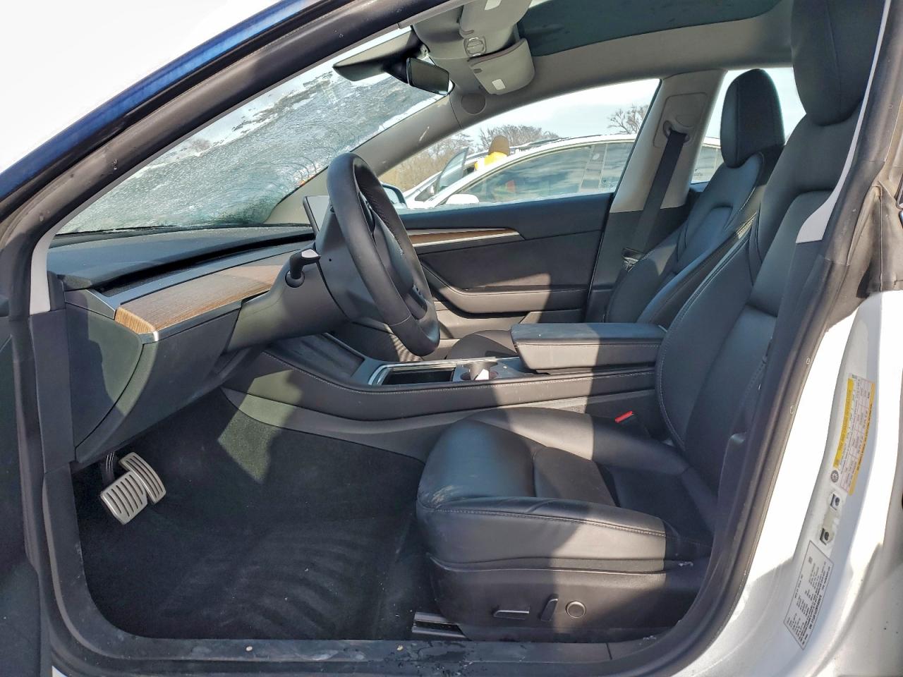 Tesla Model 3 Image 8