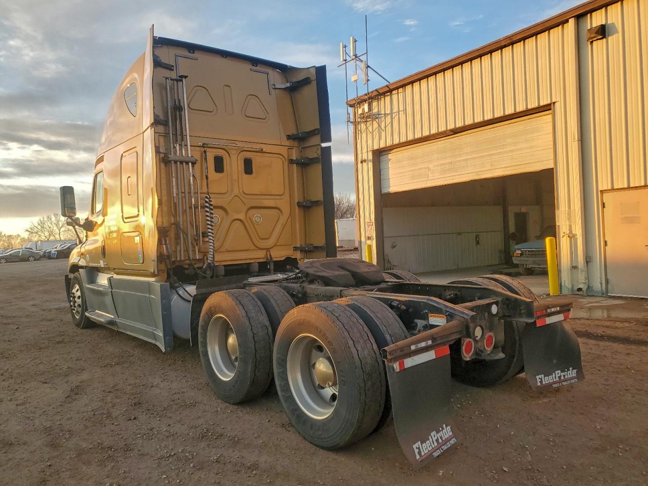 Freightliner Cascadia Image 3