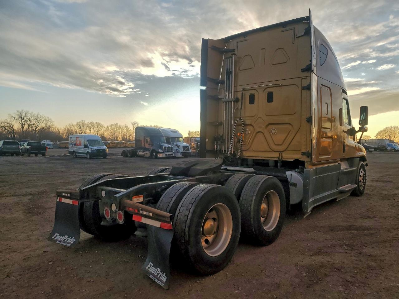 Freightliner Cascadia Image 2