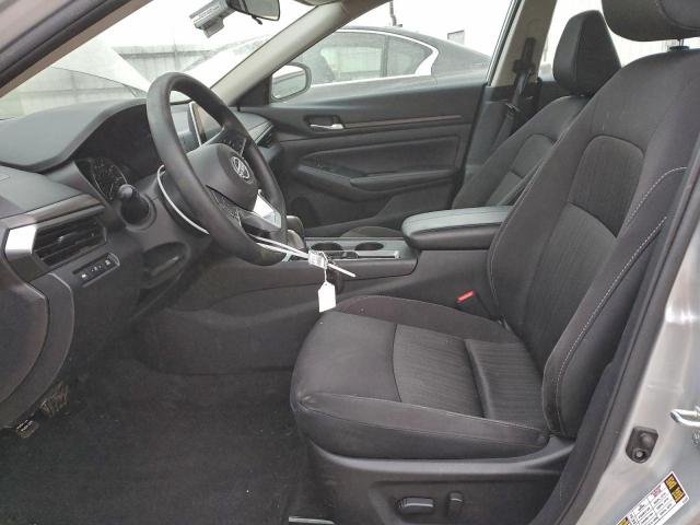 Nissan Altima Sv Image 8