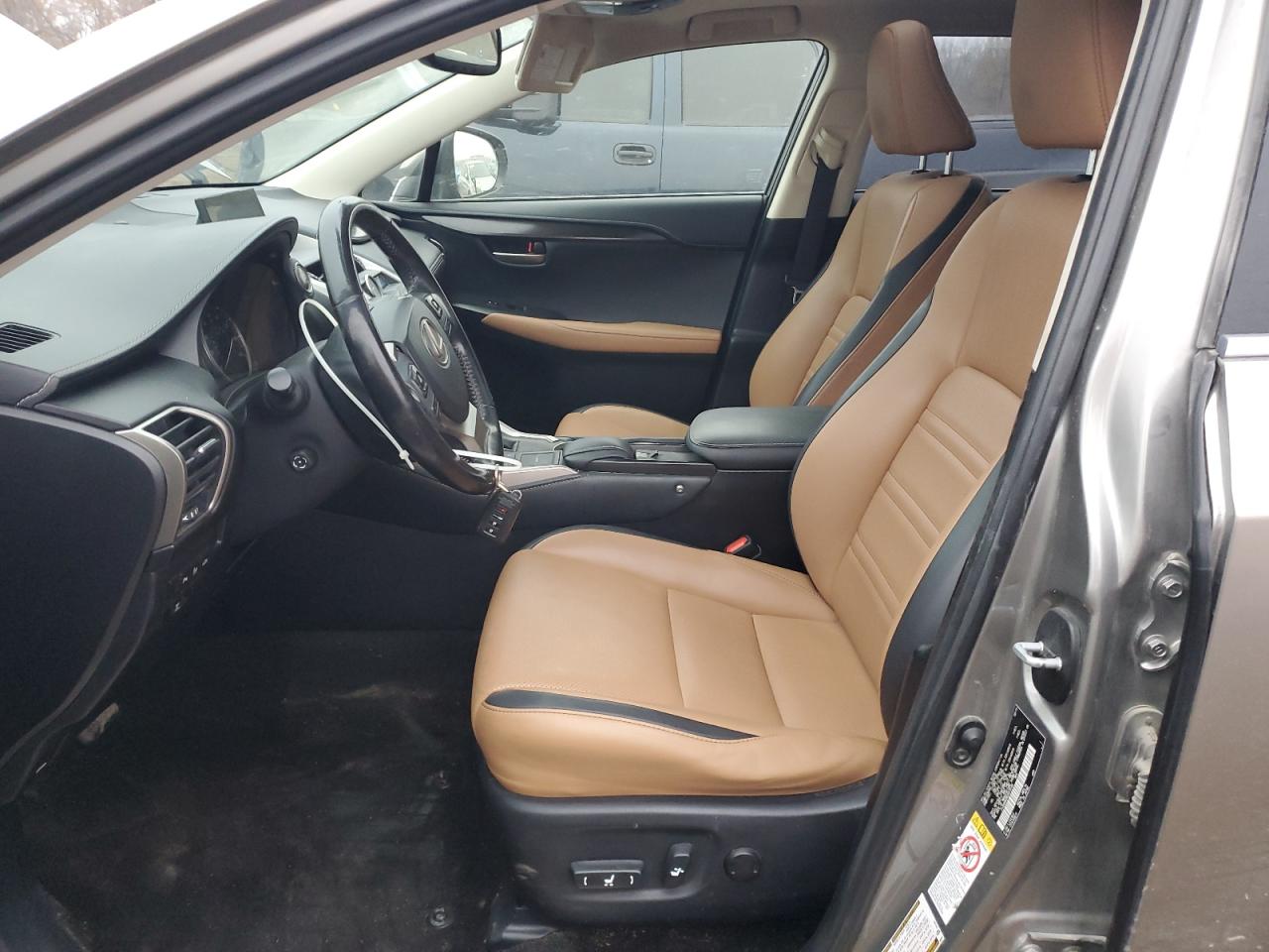 Lexus NX 200t Base Image 4