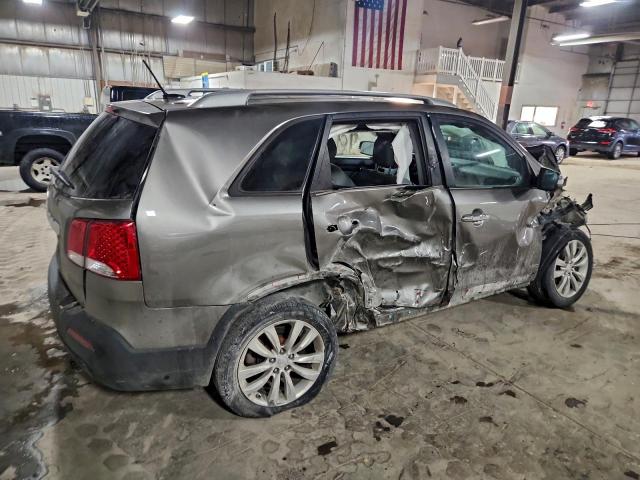 Kia Sorento Base Image 5