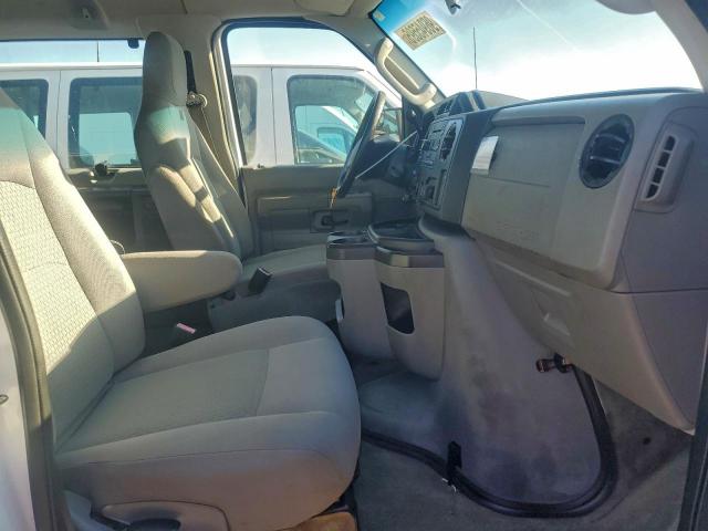 Ford Econoline E350 Super Duty Wagon Image 4