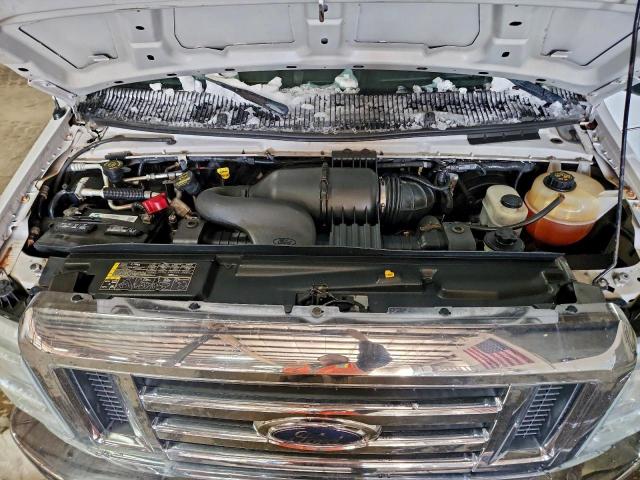 Ford Econoline E350 Super Duty Wagon Image 5