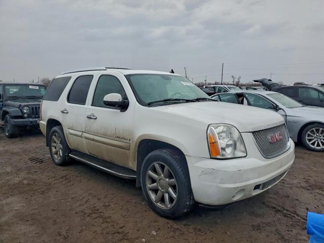 GMC Yukon Denali Image 10