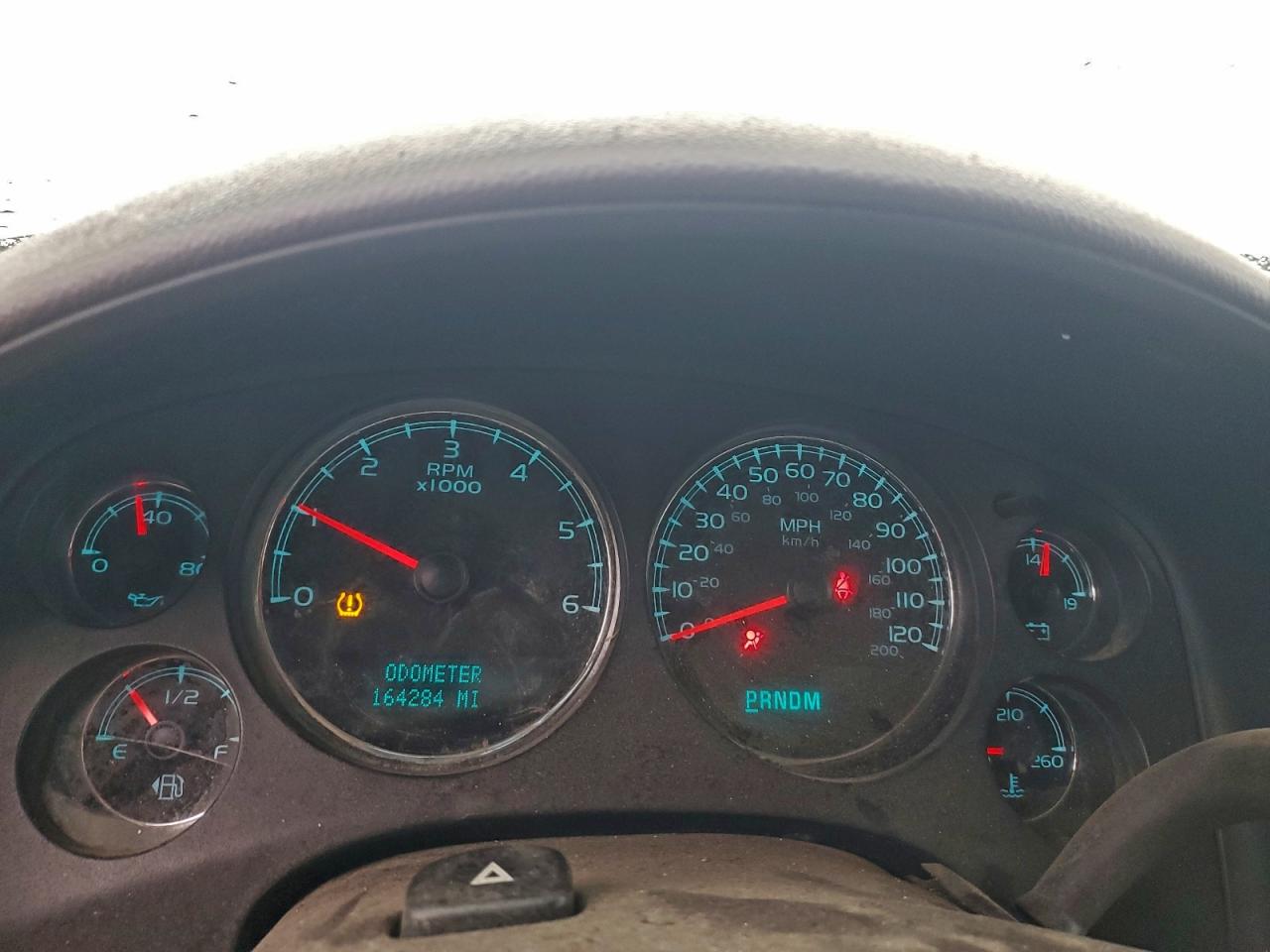 GMC Yukon Denali Image 7