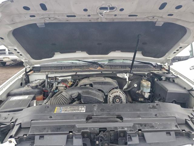 GMC Yukon Denali Image 12