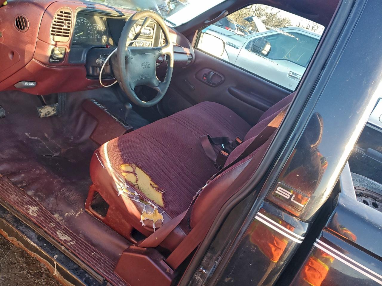 GMC Sierra K1500 Image 6