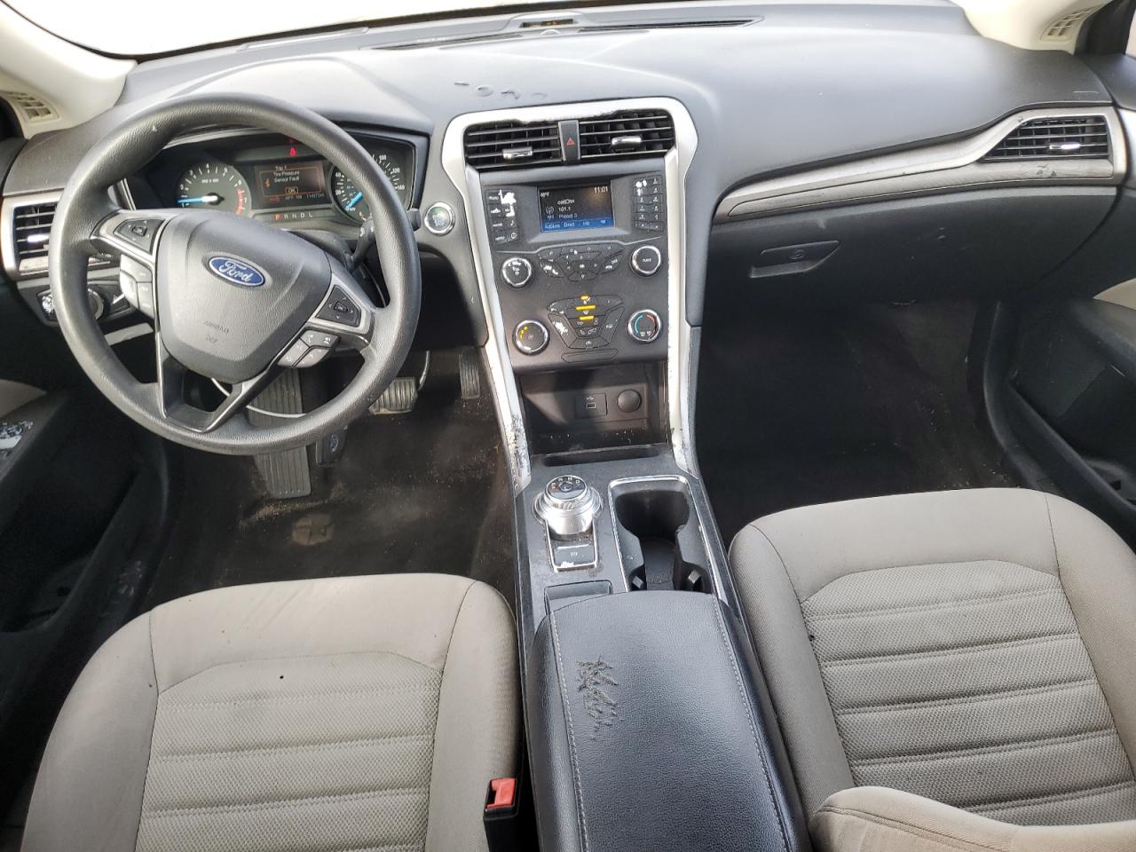 Ford Fusion S Image 6