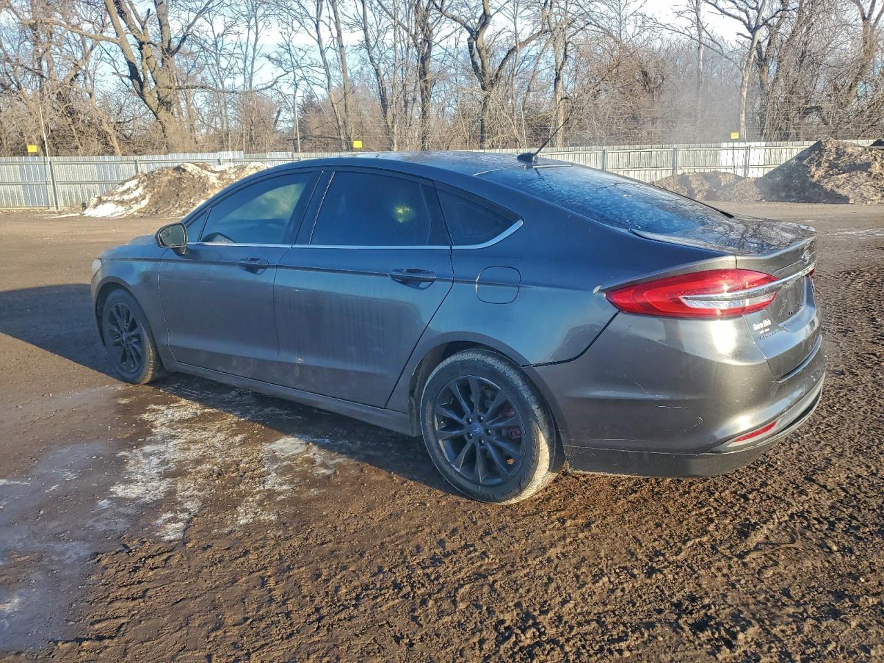 Ford Fusion Se Image 3