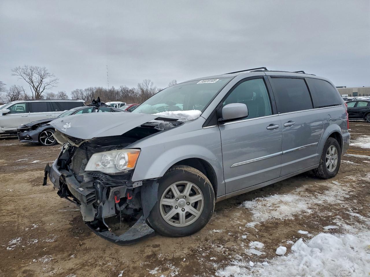 Chrysler Minivan Touring Image 1
