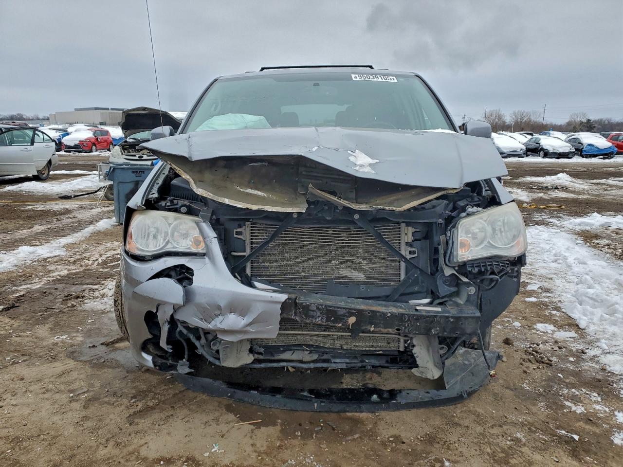 Chrysler Minivan Touring Image 6