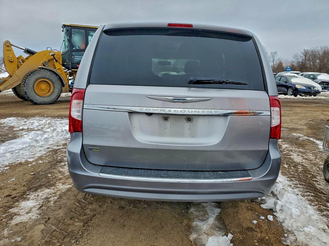 Chrysler Minivan Touring Image 3