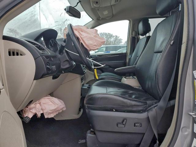 Chrysler Minivan Touring Image 7