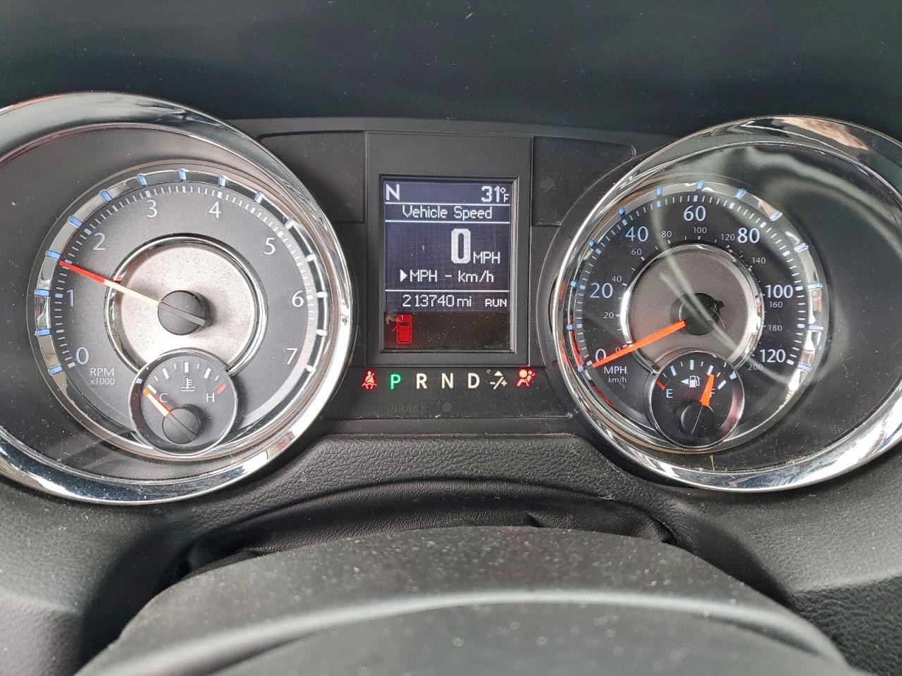 Chrysler Minivan Touring Image 5