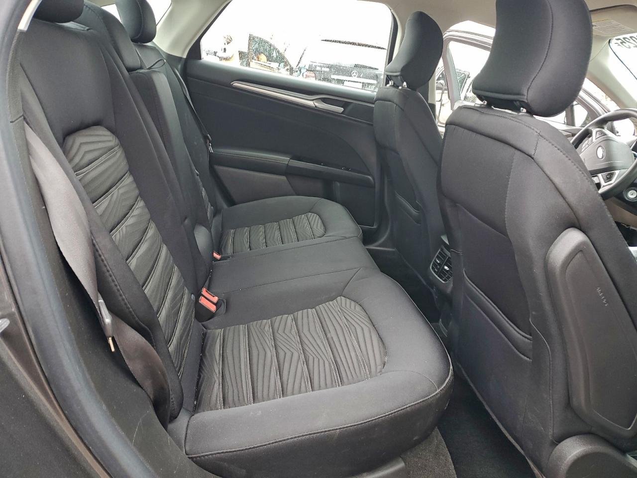 Ford Fusion Se Image 6