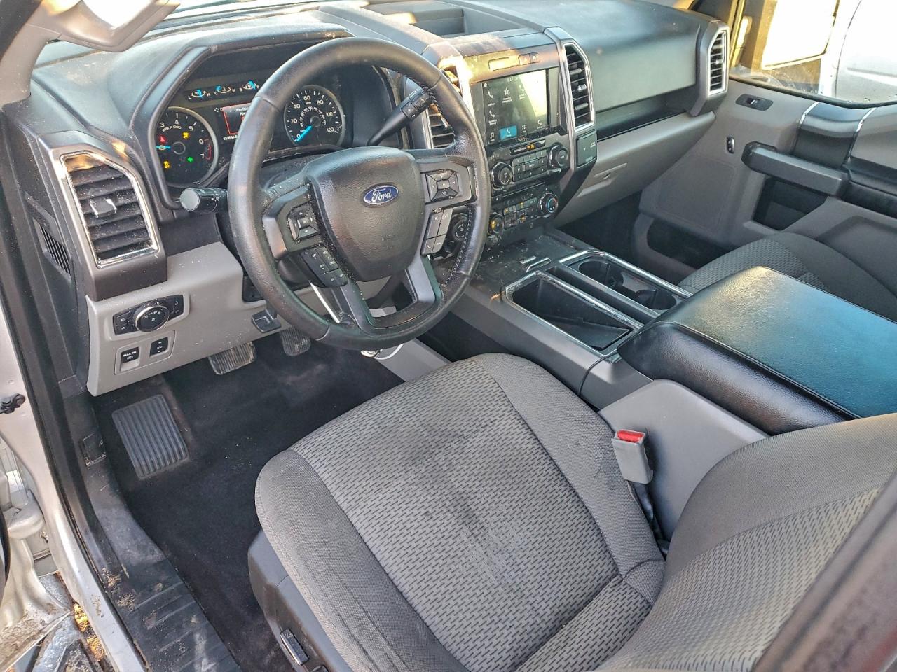 Ford F-150 Supercrew Image 11