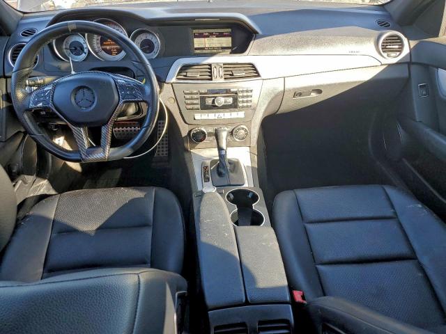 Mercedes-Benz C-Class 300 4matic Image 3