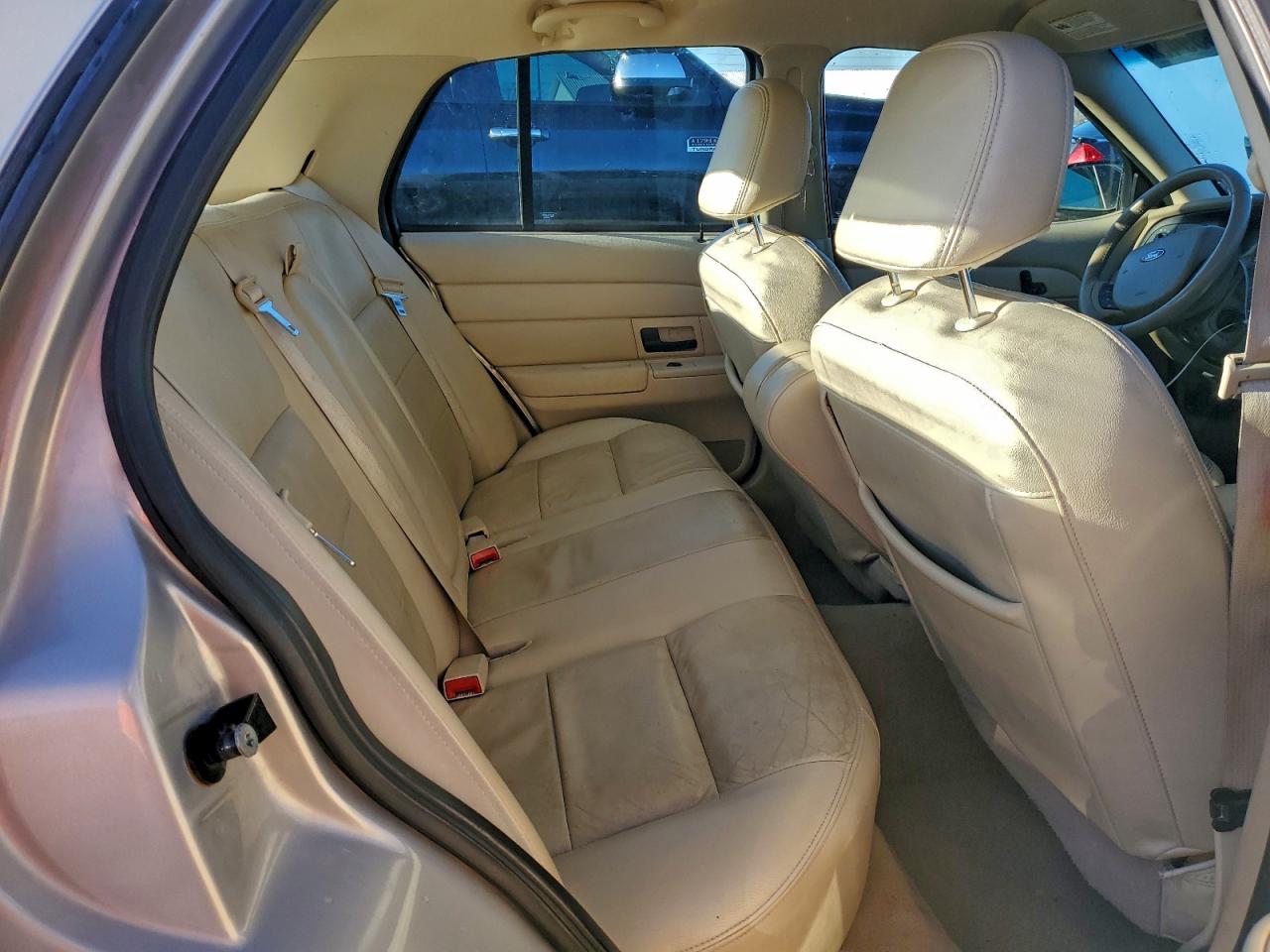 Ford Crown Vic Lx Image 4