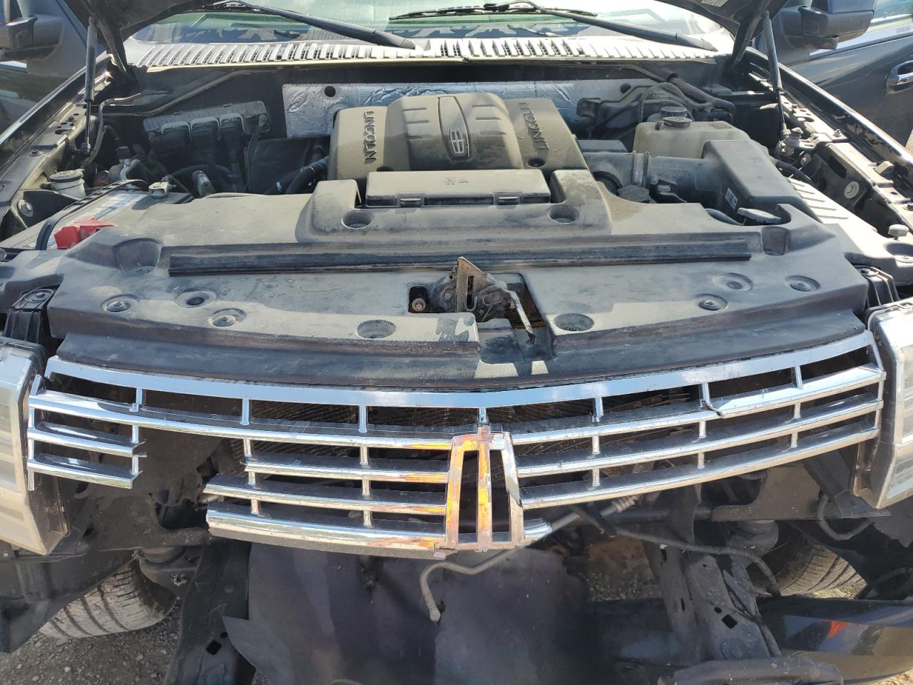 Lincoln Navigator L Image 2