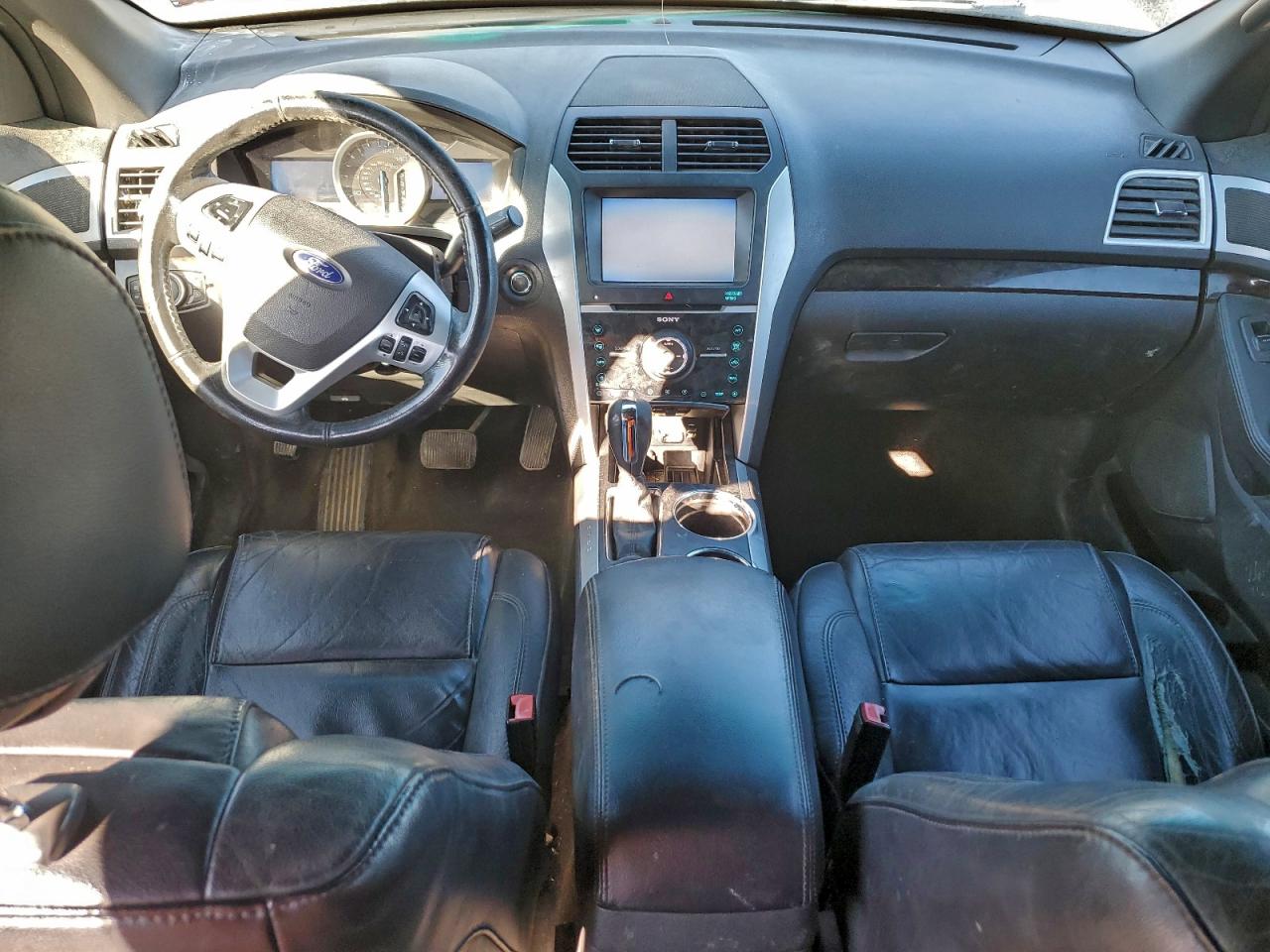 Ford Explorer Limited Image 12